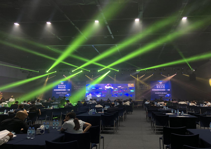 迪拜全球区块链大会 室内全彩P3.91 LED显示屏